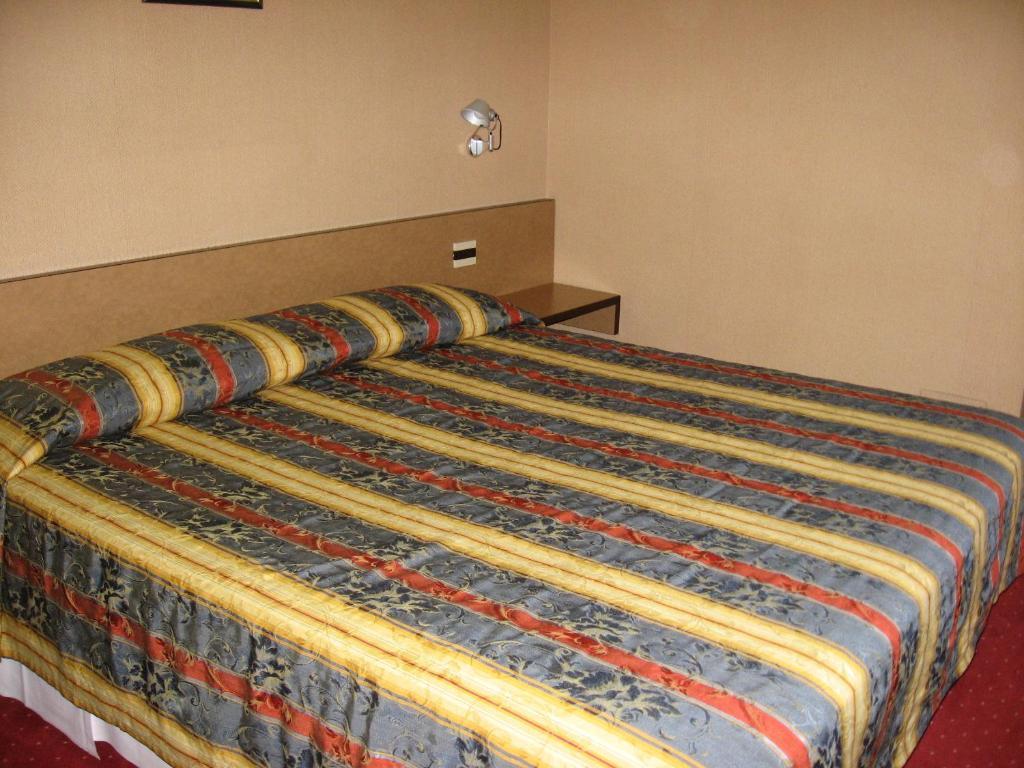 Hotel Plaza San Martino Siccomario Quarto foto
